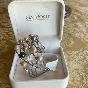 Na Hoku pink, black and white pearl cuff bracelet in sterling, gold tone.